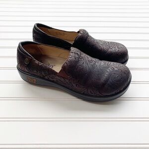 Alegria Keli Chico Embossed Paisley Comfort Clogs